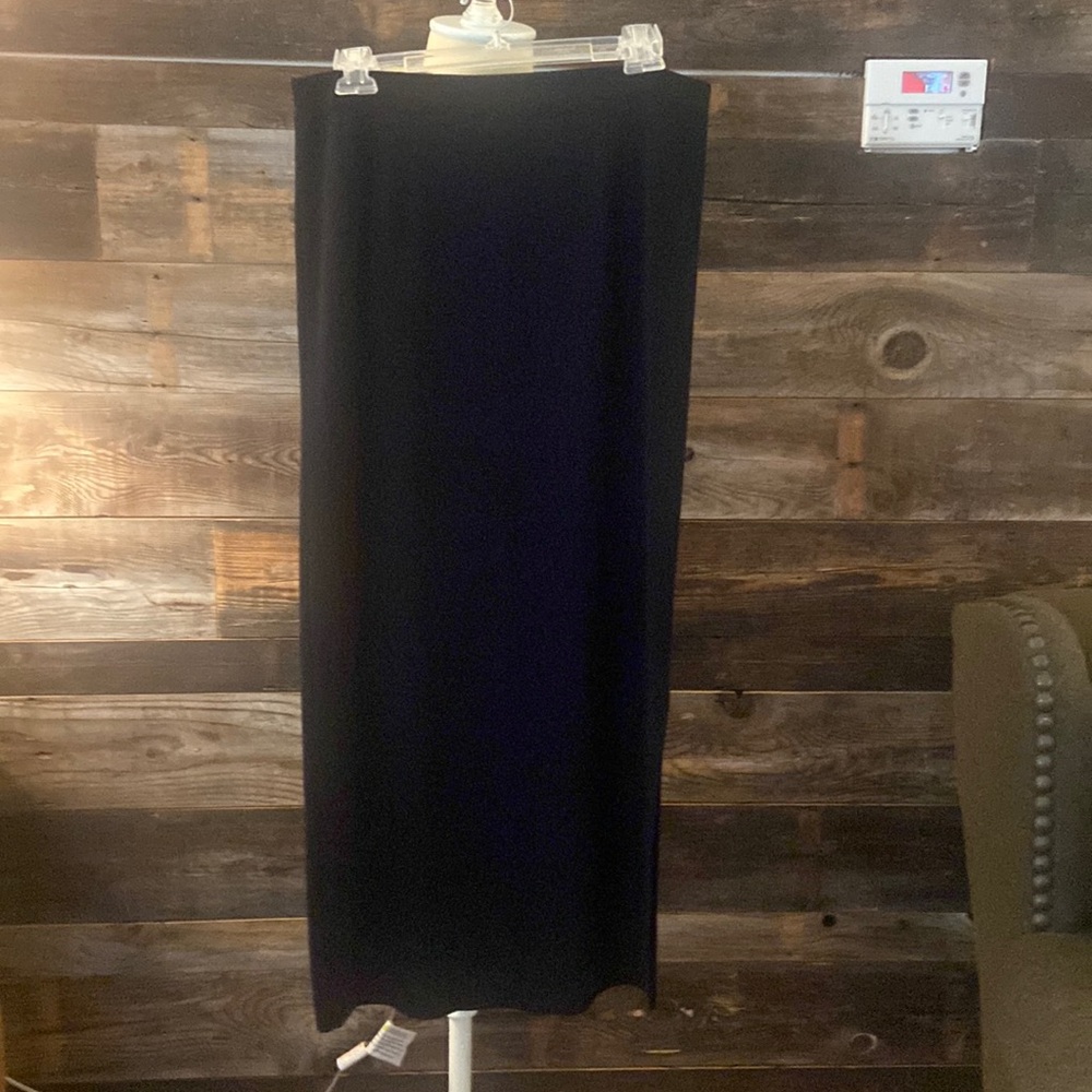 Marie St. Monet Collection Black Fitted long skirt (M)